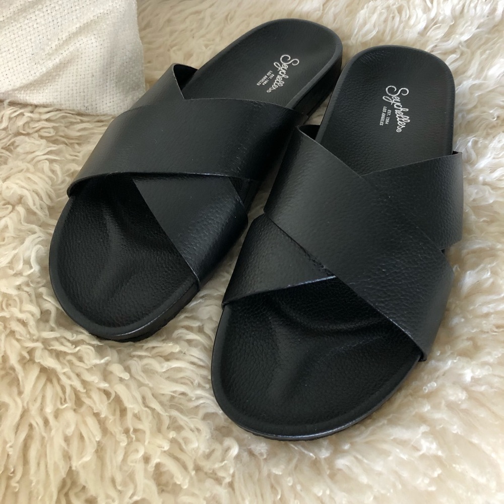Seychelles Lighthearted black leather slides, new
